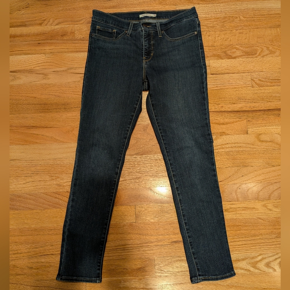 Levis skinny Jeans Size 28
